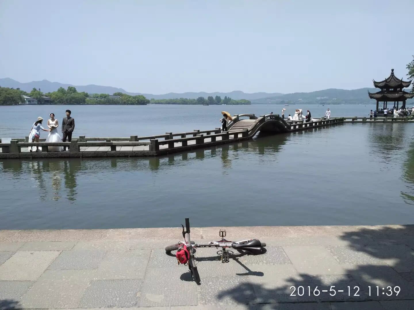 看到杭州西湖好多拍婚纱照的 看到杭州西湖好多拍婚纱照的