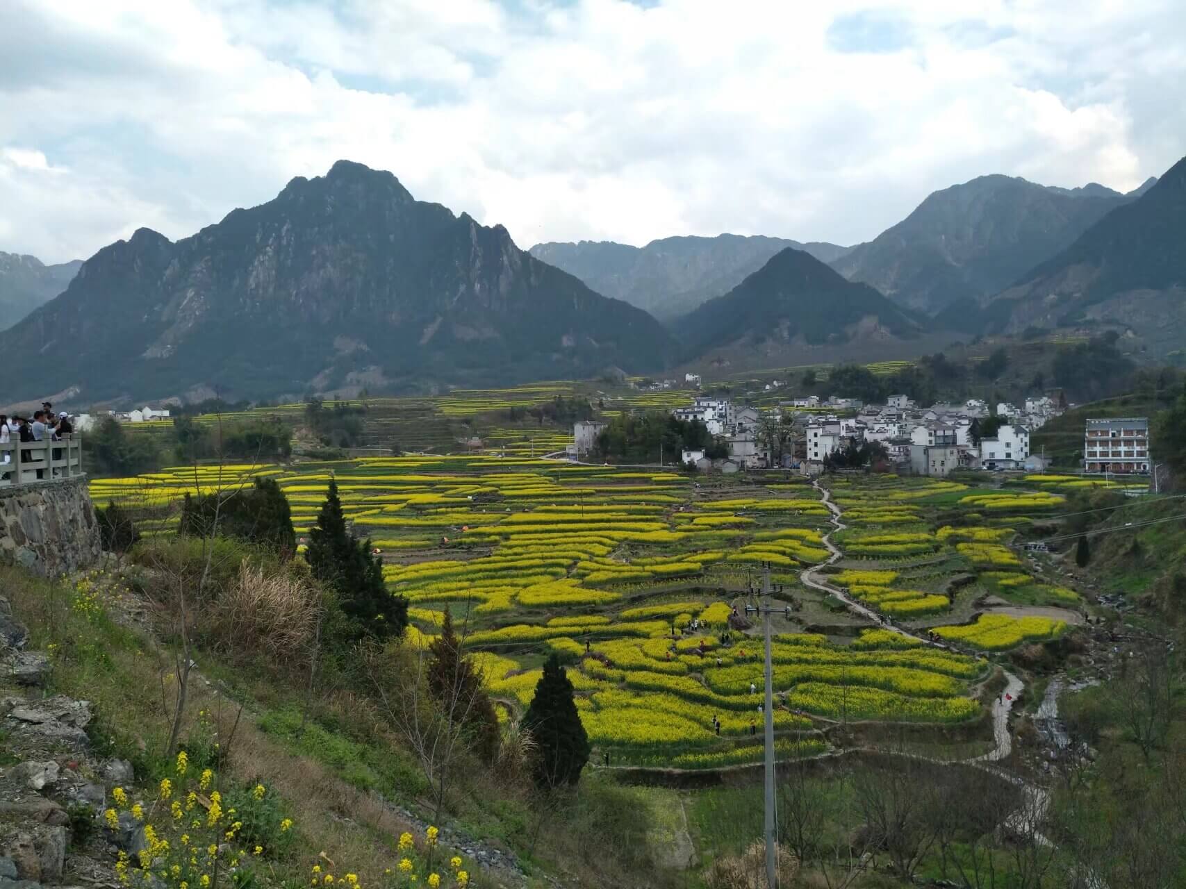 安徽绩溪县家朋乡梅干岭观景台