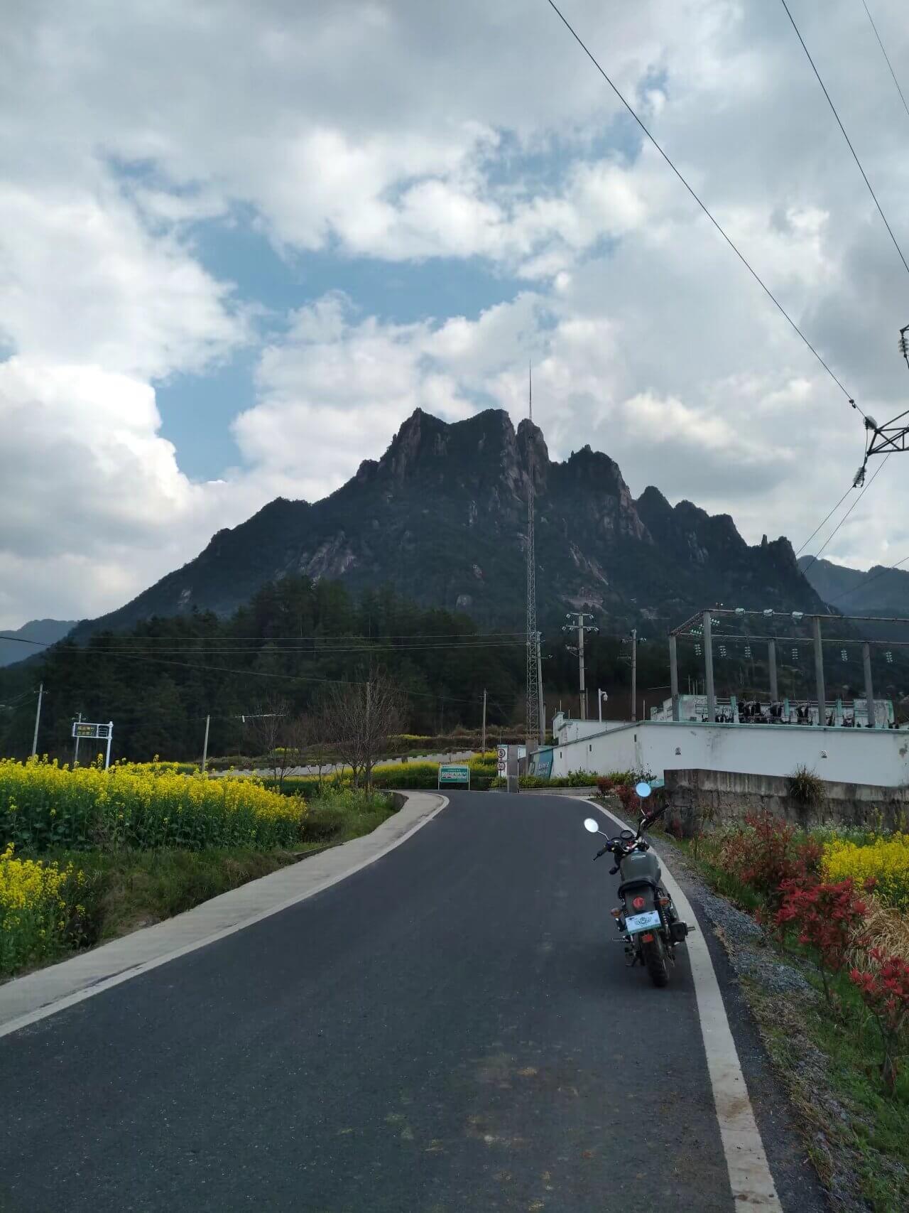 开始翻越荆州公路