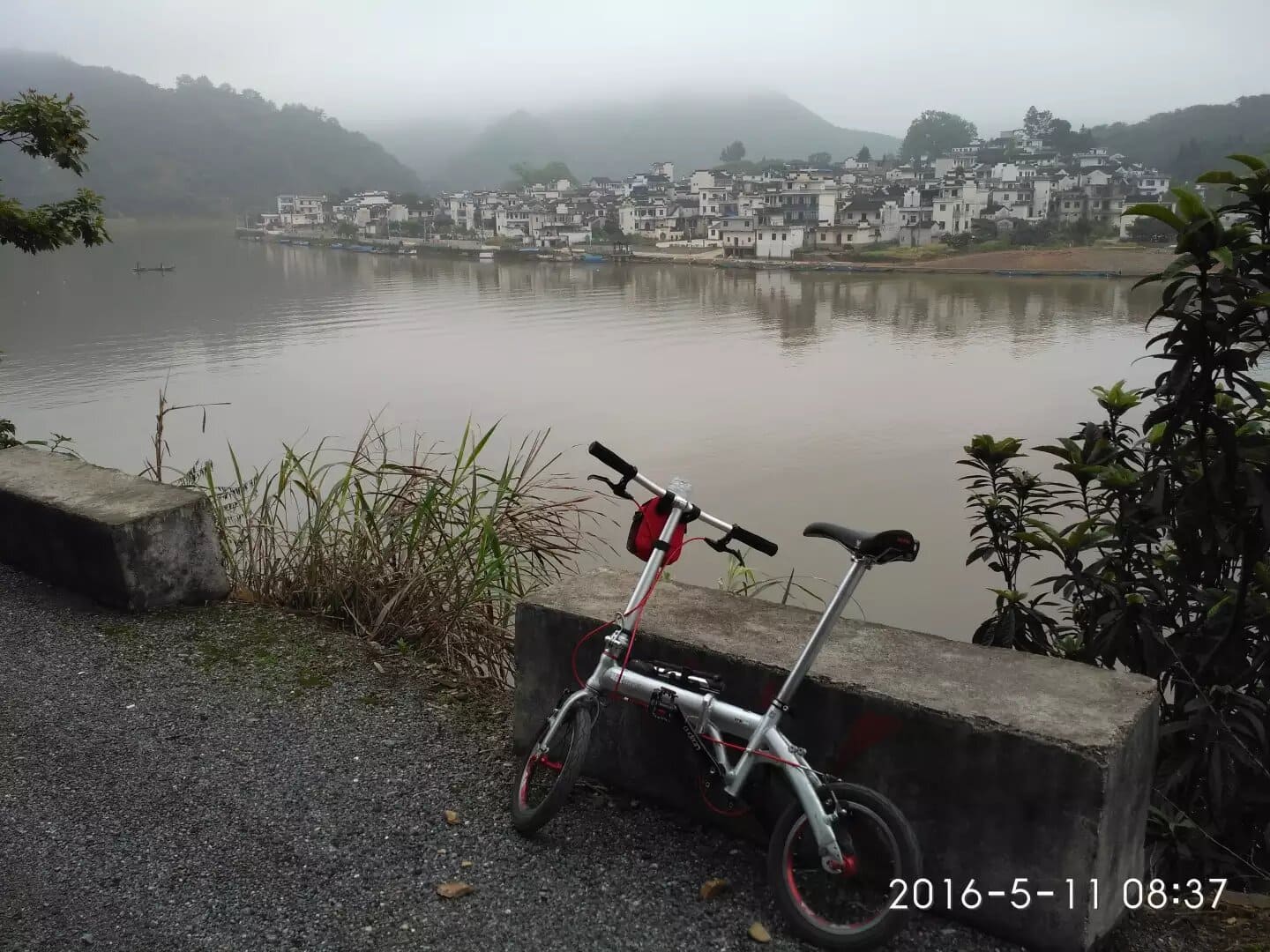 江边村落 江边村落