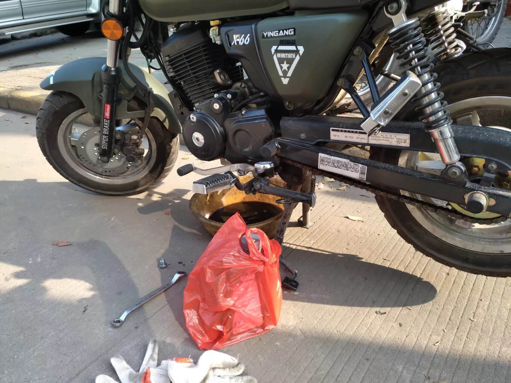 回到家就自己换机油进行首保