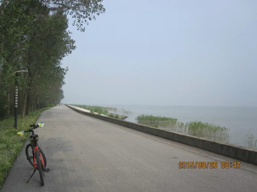 沿着太湖骑行 沿着太湖骑行