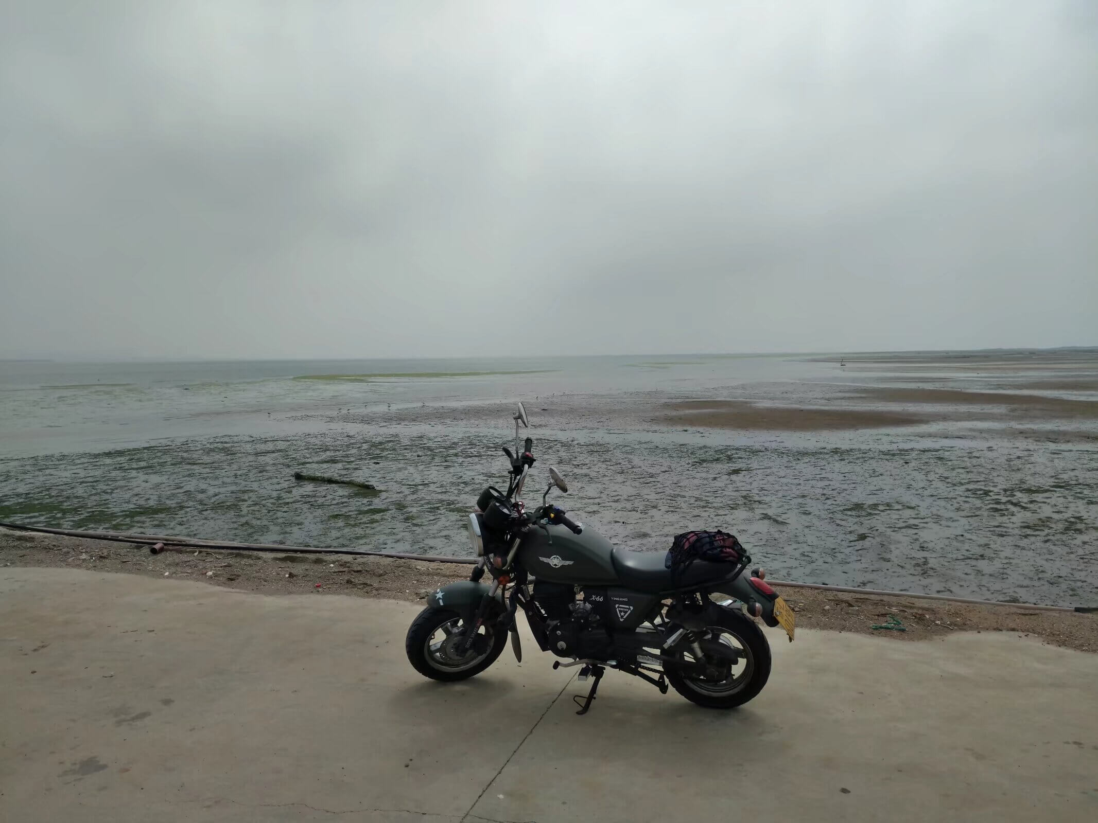 海边摩托车照