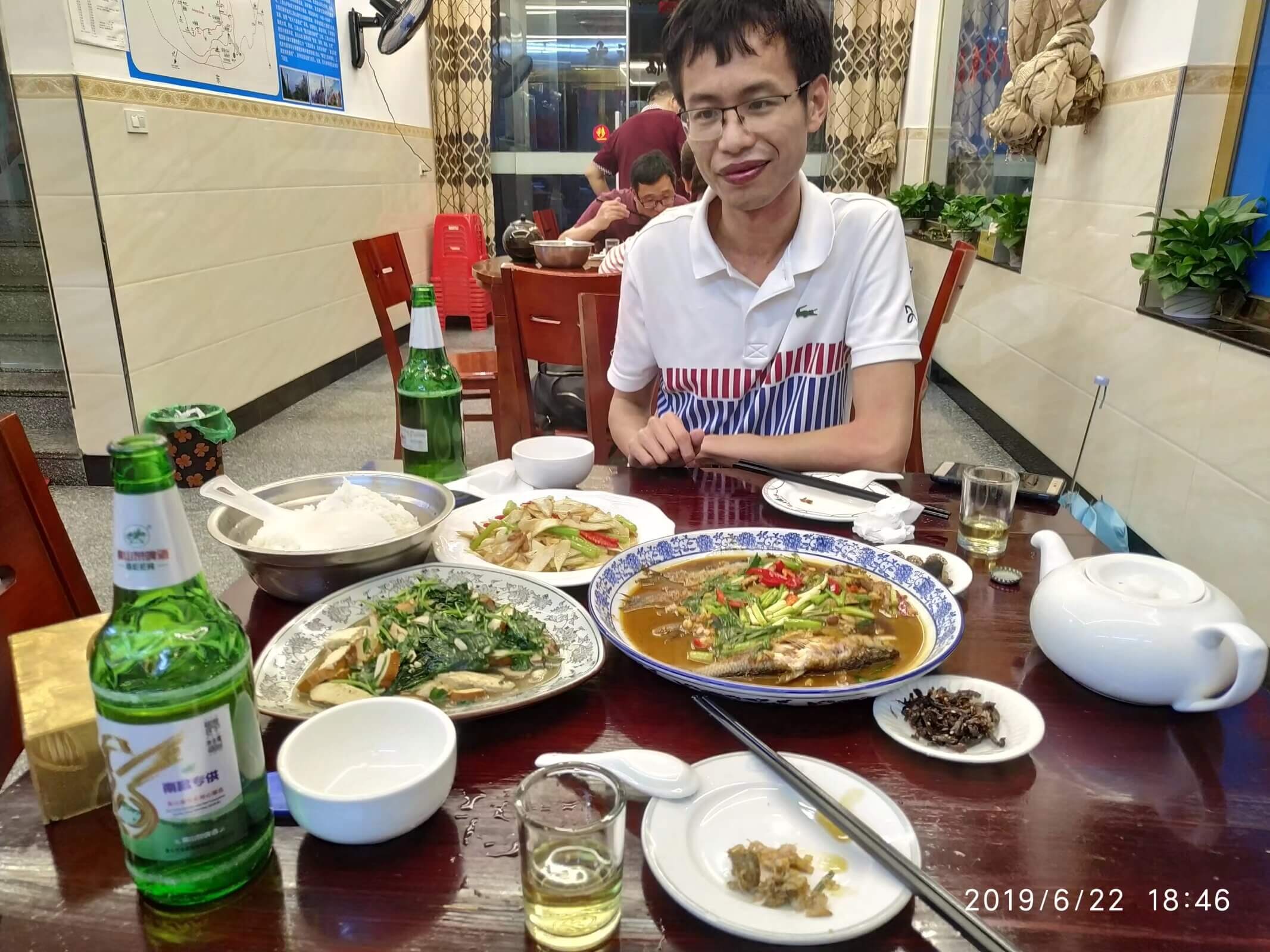 和驴友吃晚饭
