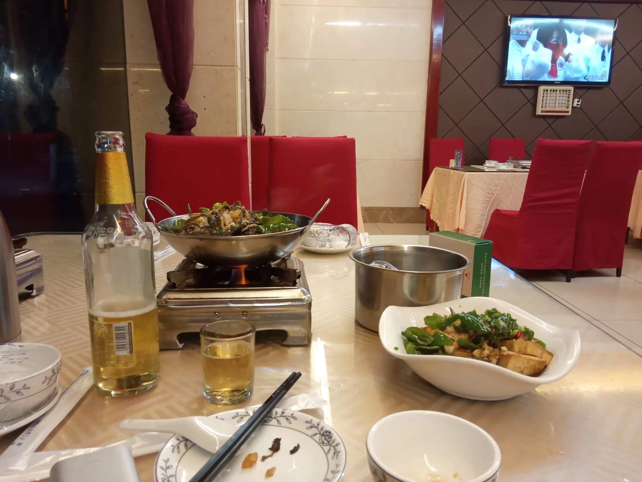 在黄梅县吃晚饭