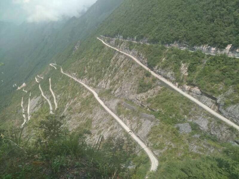 恩施新塘乡壁挂公路