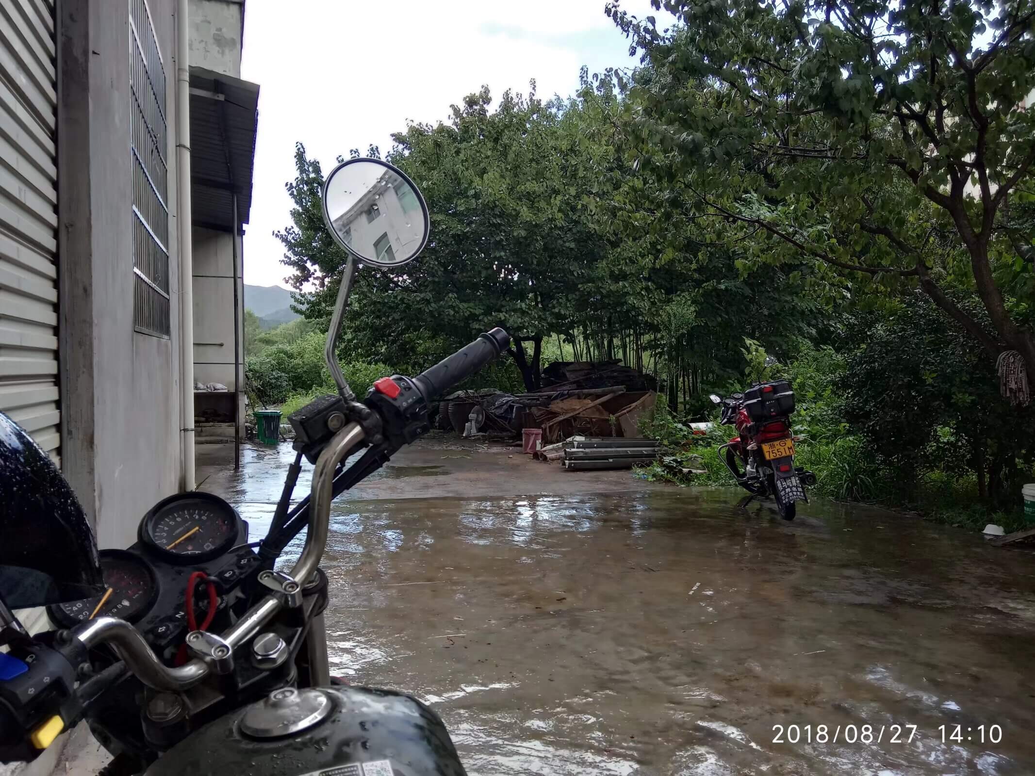 途中避雨