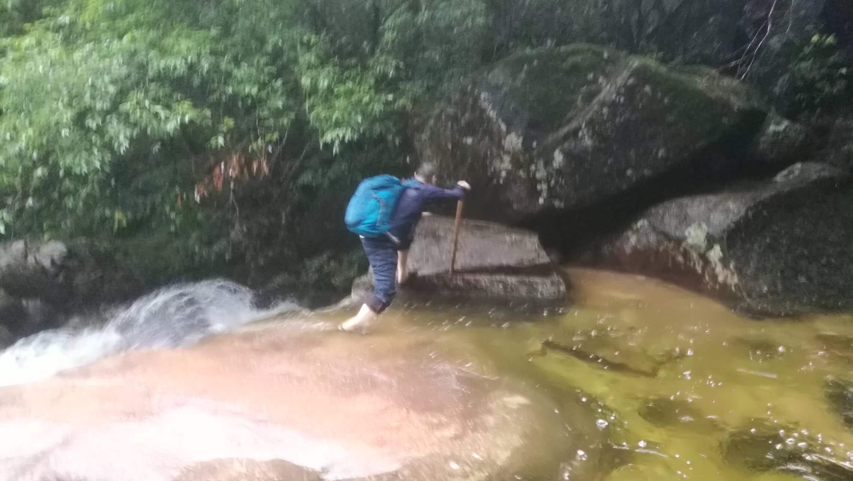 溯溪
